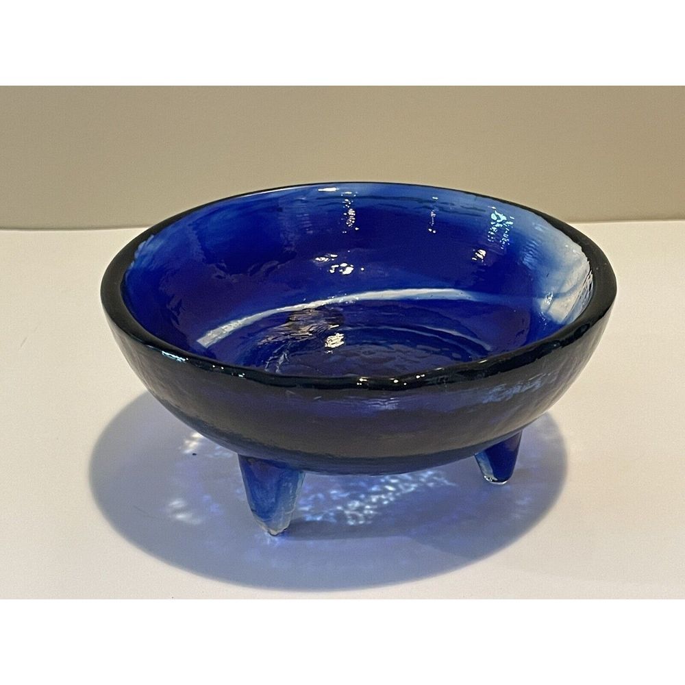 VIVA TERRA Molcajete Recycled Glass Bowl, 3‎ Footed Serving Bowl